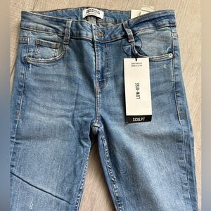 Zara low rise ankle jeans